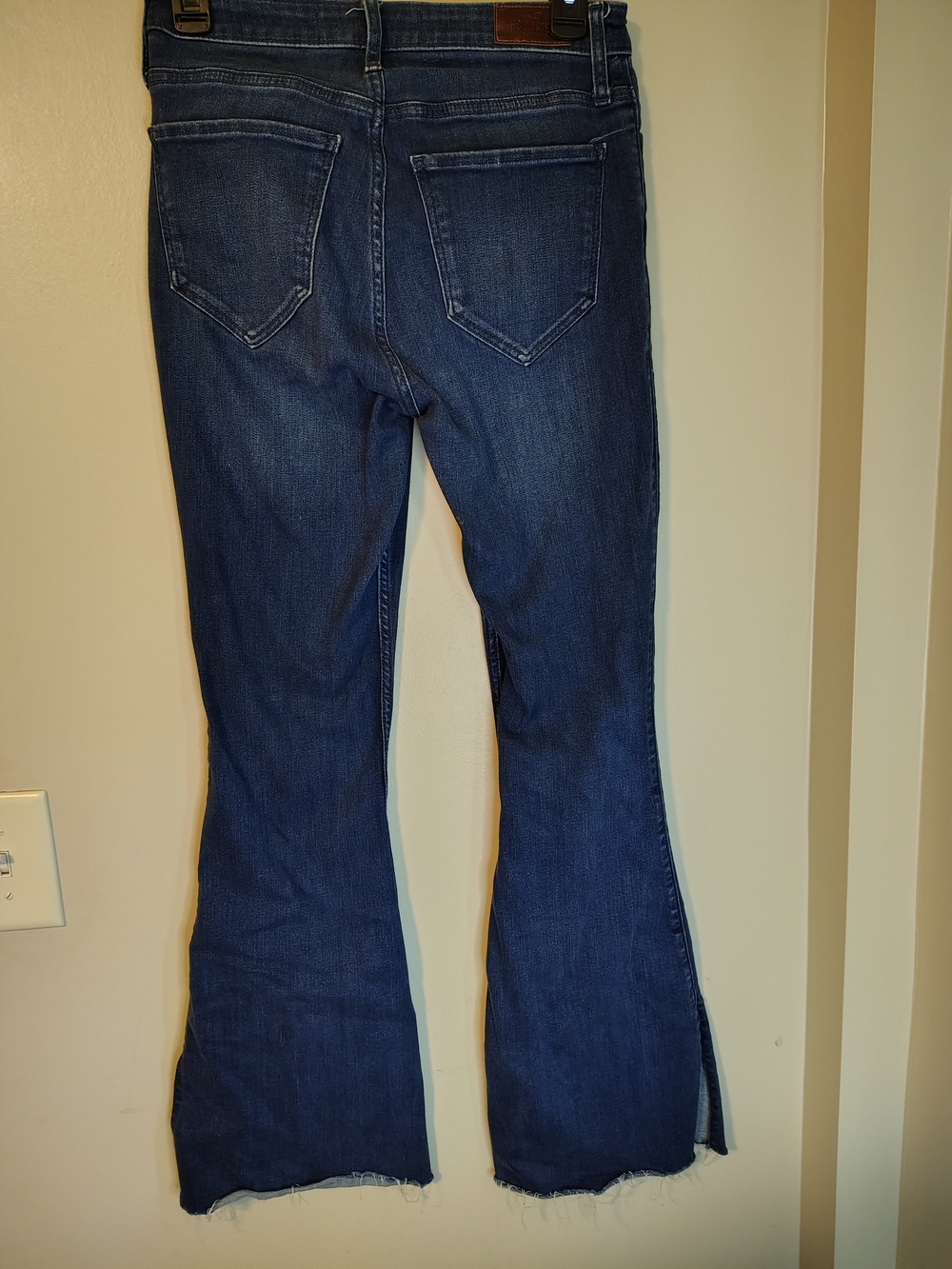 HIGH-RISE FLARE HOLLISTER GIRLS TEEN 7R RARE FIND- FADING Raw Frayed Hem Stretch - Picture 4 of 8